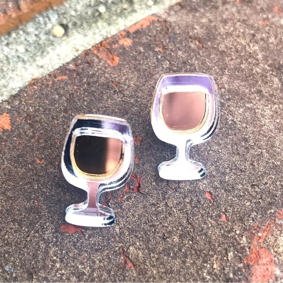 New Handmade Wineglass Studs in White - Picture 1 of 7